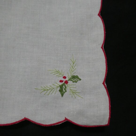SET OF 8 | Vintage | Christmas / Holiday Cloth Scalloped Hankerchiefs - Picture 5 of 7